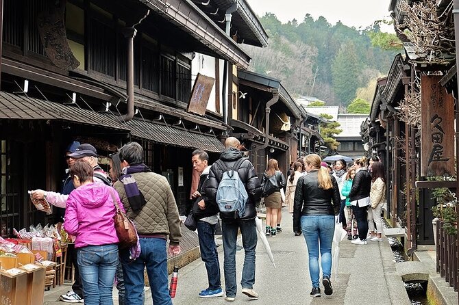 1 Day Private Charter Tour to Shirakawa-go & Takayama - Betsuin Shorenji Temple: short stop, memorable silhouette