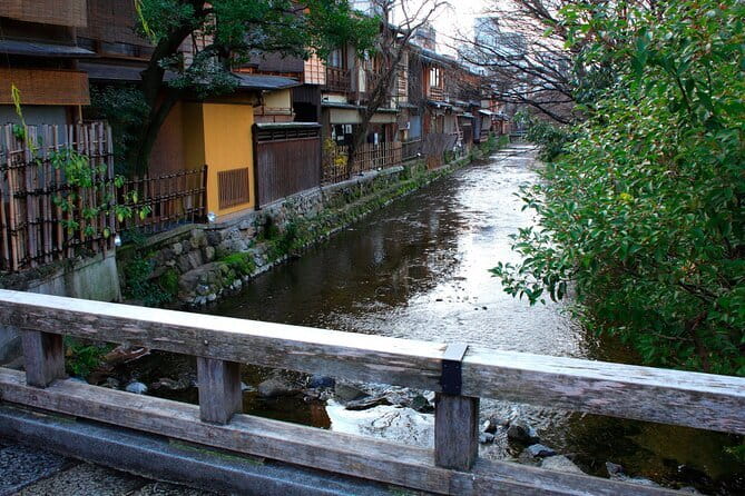 1 Hour Geisha Show in Kyoto - Kamishichiken Street: What Happens During the Show