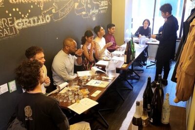 10 kinds Sake Tasting Experience in Tsukiji with local!!
