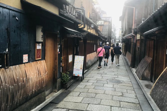 One Day Landing Type Sightseeing Around Kyotos Two Major Tourist Destinations "Fushimi Inari Taisha" - Sampling Local Kyoto Cuisine