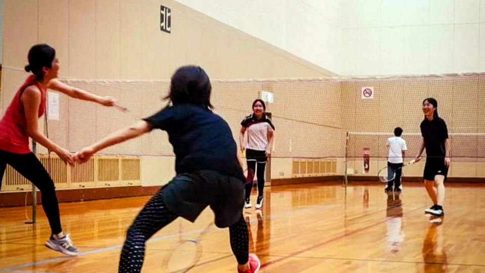 Osaka: Badminton With Japanese Locals! - Just The Basics