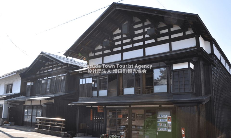 Akita: Masuda Walking Tour With Visits to 3 Mansions - Just The Basics