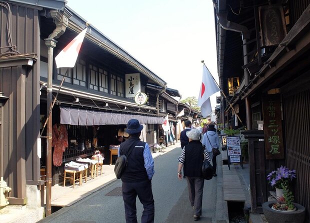 Takayama Walking Tour & Hida Folk Village - Just The Basics