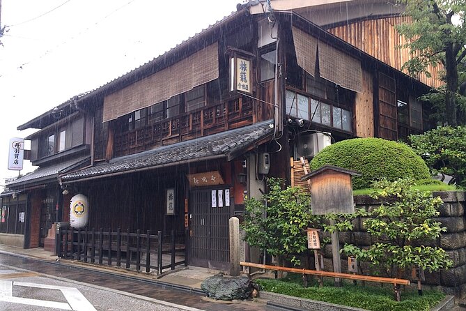 Kyoto Fushimi District Food and History Tour - Sake Tasting Experience