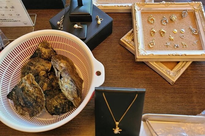 Experience Extracting Pearls From Akoya Oysters - Just The Basics