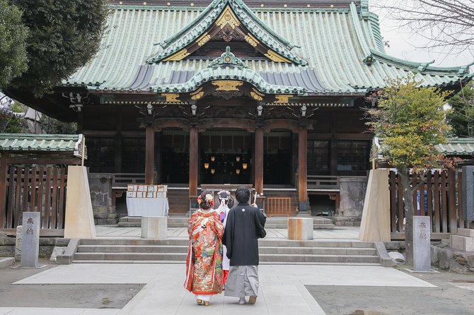 Kimono Wedding Photo Shot in Shrine Ceremony and Garden - Just The Basics