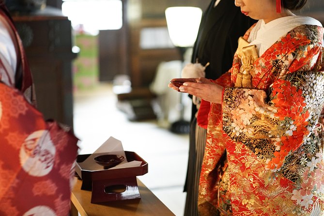 Kimono Wedding Photo Shot in Shrine Ceremony and Garden - Cultural Significance of Kimono