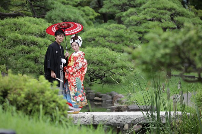 Kimono Wedding Photo Shot in Shrine Ceremony and Garden - Professional Photography Tips