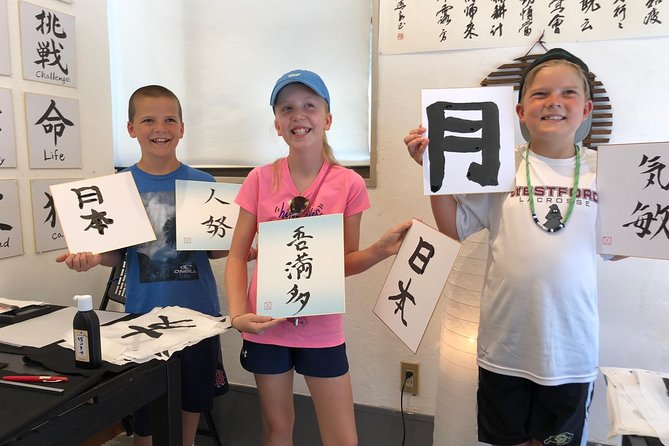 Lets Experience Calligraphy in YANAKA, Taito-Ku, TOKYO !! - Guidance and Instruction Details