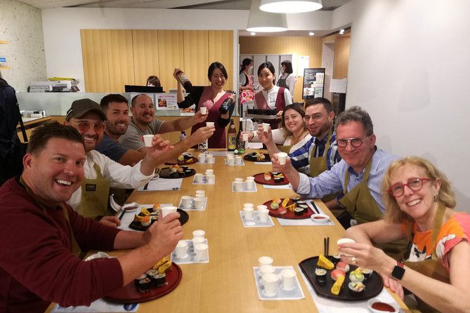 Tokyo Tsukiji Outer Fish Market Tour and Rolled Sushi Class - Just The Basics