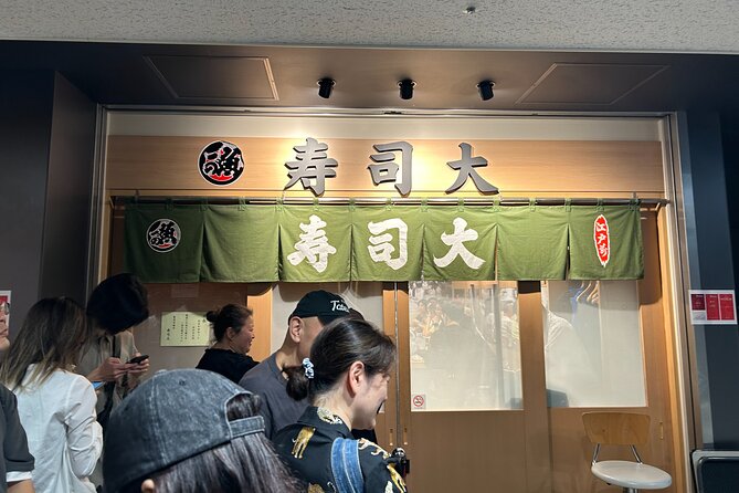 Toyosu Tuna Auction and Tsukiji Market by Gov Licensed Guide - Reviews and Ratings Overview
