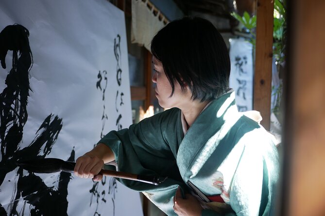 Japanese Calligraphy Experience in Tokyo at the Antique House - Tips for Creating Your Own Calligraphy Masterpiece