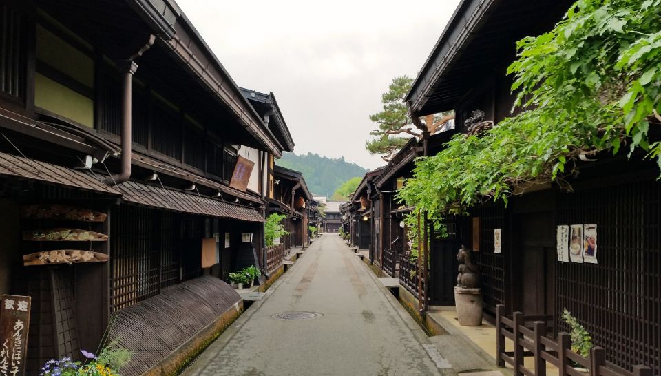Shirakawa-go, Gokayama & Takayama Private Tour From Kanazawa - Just The Basics