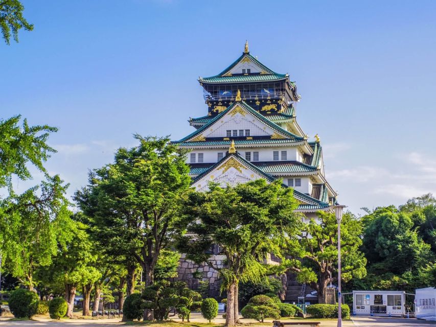 1-Day Walking Tour in Osaka：Castle, Temples and Ukiyoe - Osaka Castle and Museum