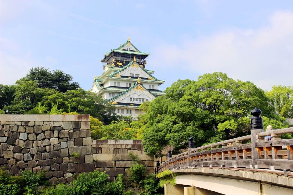1-Day Walking Tour in Osaka：Castle, Temples and Ukiyoe - Shitennoji Temple Visit