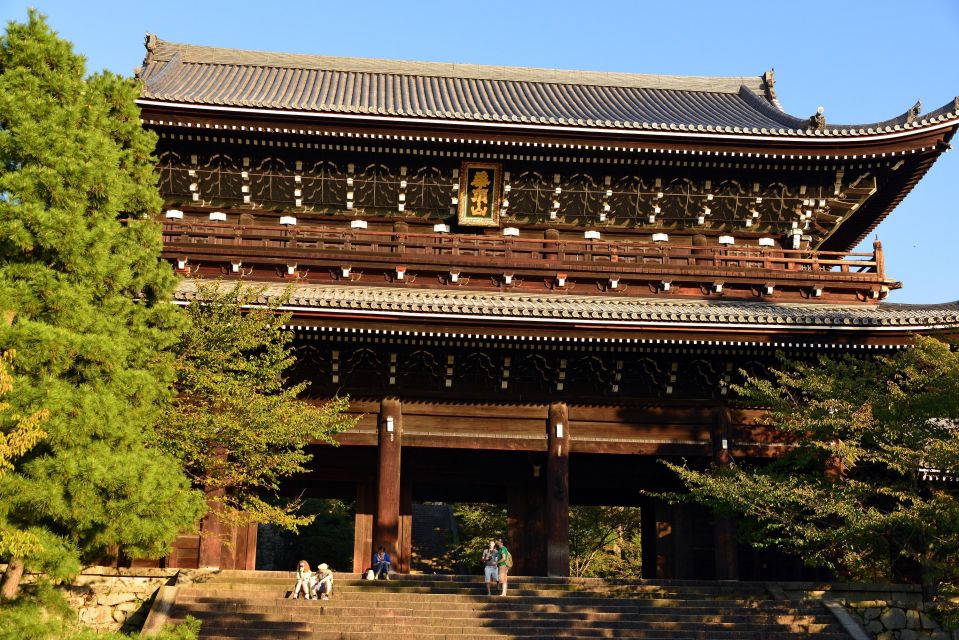 Kyoto: Higashiyama, Kiyomizudera and Yasaka Discovery Tour - Language and Group Size