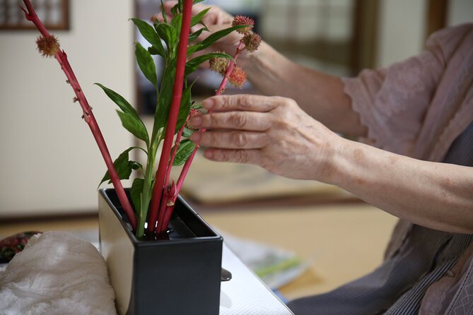 Special Ikebana Experience Guided by an Ikebana Master, Mrs. Inao - Just The Basics