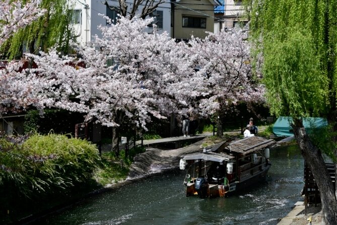 Kyoto Sake Tasting and Cruise Half Day Tour - Sake Tasting Experience