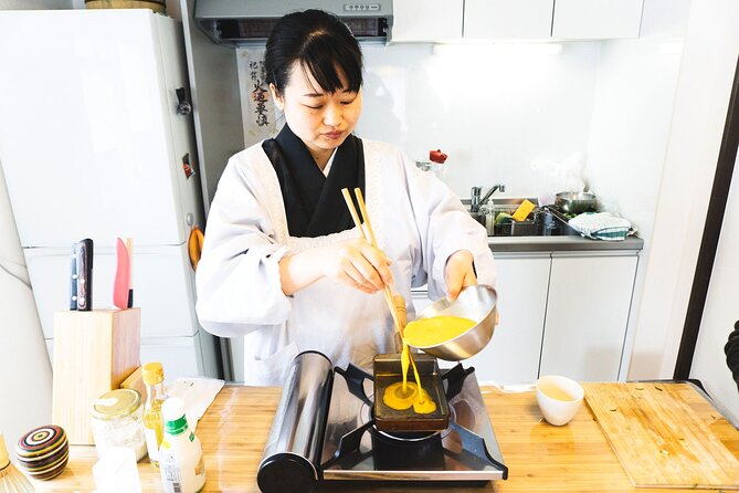 Japanese In-Home Cooking Lesson and Meal With a Culinary Expert in Osaka - Just The Basics