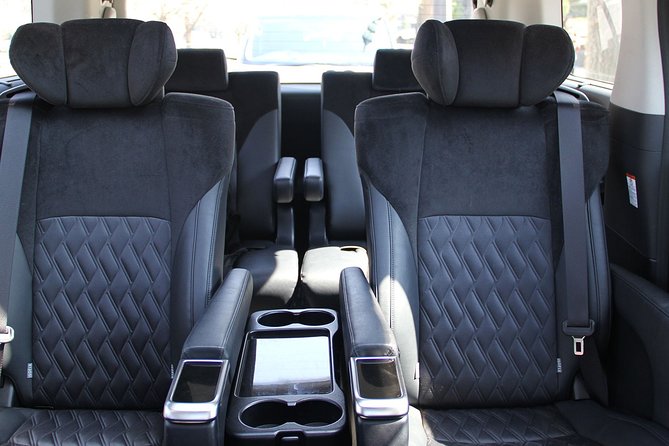 NRT Airport To/From Downtown Karuizawa (7-Seater) - In-Vehicle Entertainment Options