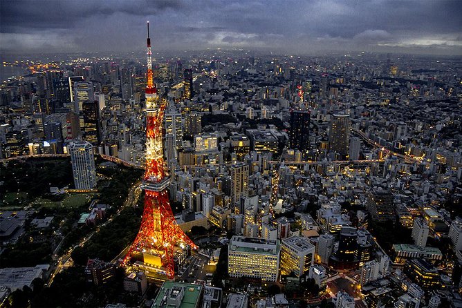 25-Min Downtown Helicopter Tour : Tokyo Skytree and Tokyo Tower - Tokyo Skytree area: seeing why this skyline feels so engineered