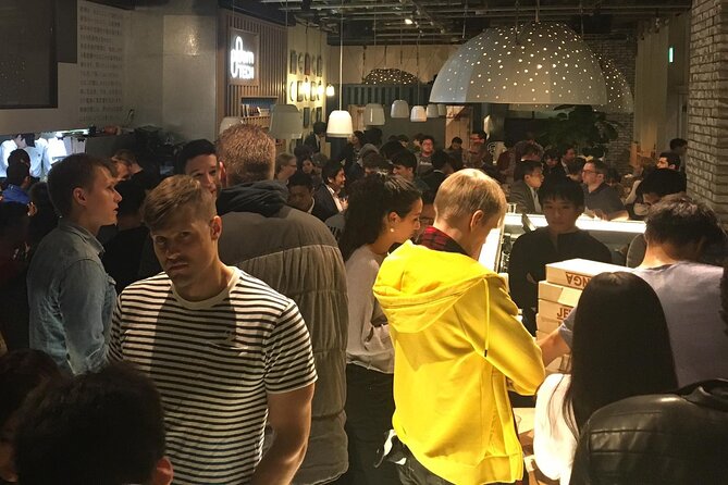 AllWeCanDrink "Can Come Alone" Shibuya Friending Party Experience - Games that do the social work for you: Uno, Jenga, Trump