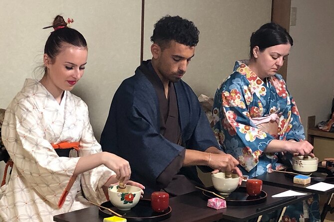 An Amazing set of Cultural experience: Kimono, Tea Ceremony and Calligraphy - Kimono fitting details, and how to get better photos without fuss