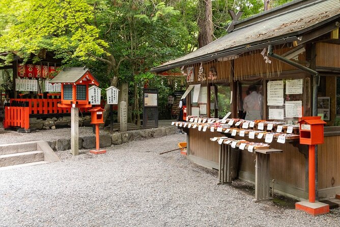 Arashiyama Hidden Gems: Walking Tour escaping crowds - Osawa-no-ike Pond: the calm finish and seasonal views