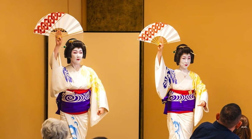 Asakusa: Geisha Performance and Tea House Experience - Walking in: the tea house atmosphere and the welcome rhythm