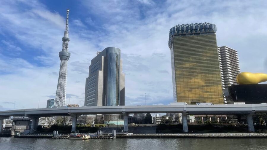 Awesome Private Tour: Tsukiji, Asakusa, Shinjuku, Shibuya - Tsukiji Hongan-ji: a calm pause beside the busy food zone