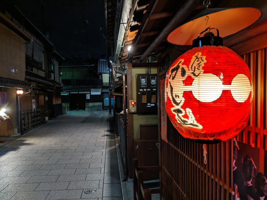 Best of Kyoto: Gion, Geisha, Pagodas & Cobblestones - Gion at night: entertainment district storytelling and costume glimpses (45 minutes)