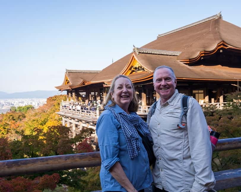 Best of Kyoto: Red Gates of Fushimi Inari & Kiyomizu Temple - The photo stop: how to get angles without fighting for space