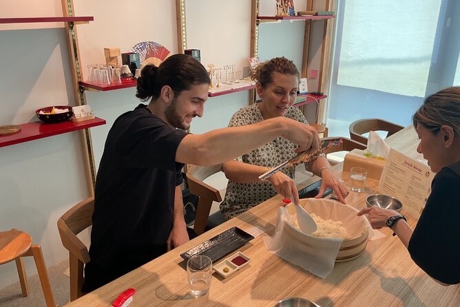 Cozy Tokyo Class: Ramen, Sushi, Sake Pairing & Cultural Exchange - A Cozy, Small-Group Cooking Class in Tsukishima