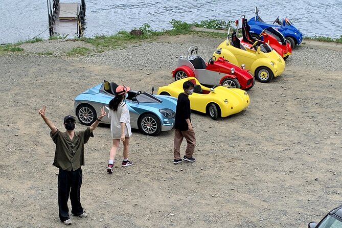 Cute & Fun E-Car tour following guide around Lake Kawaguchiko - Photo Help That Actually Changes Your Experience