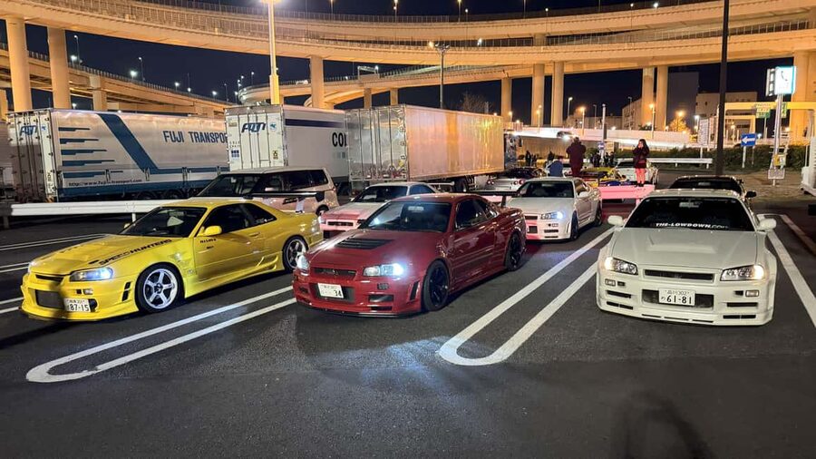 Daikoku & Tokyo JDM Night Tour in R34 or TopSecret R35 GT-R - A PIT Autobacs Shinonome: Car Shopping Before the Chaos