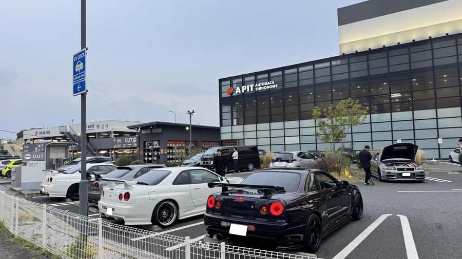 Daikoku & Tokyo Private JDM Tour by 700HP R34 GT-R - Daikoku PA: why this car spot hits so hard