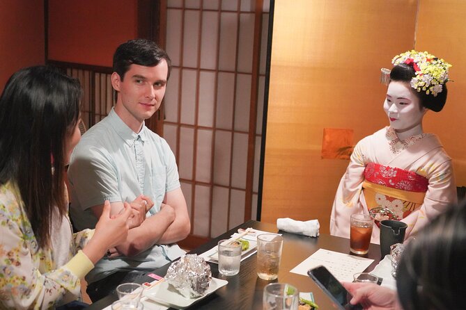Dinner with Maiko in a Traditional Kyoto Style Restaurant Tour - Guide, translation, and etiquette: what you are really buying