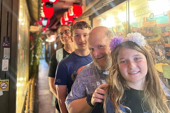 Discover Real Osaka: A Cultural Walk with Food & Drink - Kuromon Market: Osaka’s kitchen and where the okonomiyaki fits