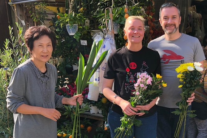 Discover the Art of Ikebana in Tokyo’s Historic Yanaka District - The neighborhood route: Yanaka Ginza, Cemetery, Nezu Shrine, Yuyake Dandan