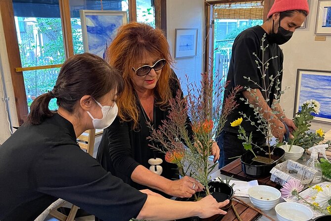 Discover the Art of Ikebana in Tokyo’s Historic Yanaka District - Price and value: what your ¥1,000 flower cash really buys