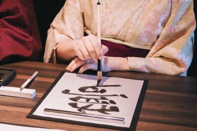 Elegant Tea Ceremony While Wearing Kimono Experience in Kyoto
