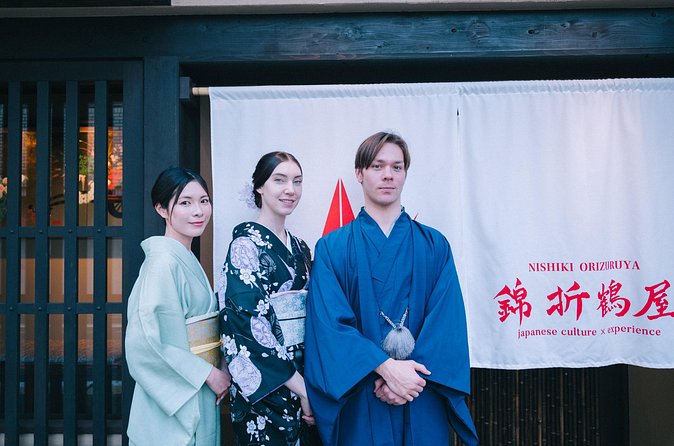 Elegant Tea Ceremony While Wearing Kimono Experience in Kyoto - Gold leaf art: decorating a plate with high-purity gold