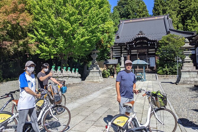 eTour de Matsumoto - Electric Bike Tour - Matsumoto Castle: the National Treasure payoff at the end of the ride