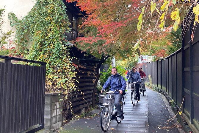 eTour de Matsumoto - Electric Bike Tour - The guide factor: why explanations make these stops hit harder