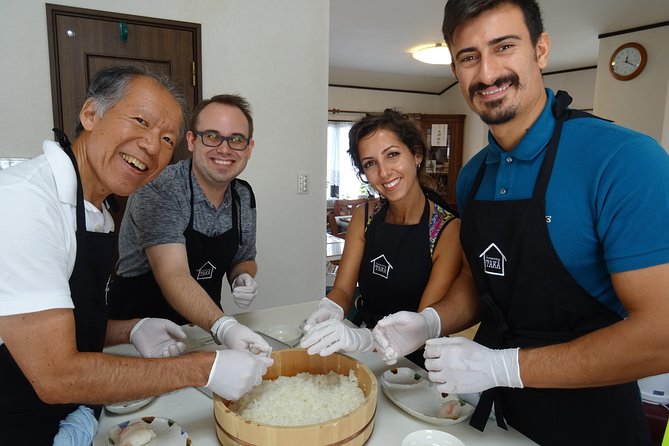 Experience all of Japanese culture and Japanese food experience classes "origami, udon, Japanese food, green tea, calligraphy" in 4 hours - Keiko’s calligraphy souvenir: your name on colored paper