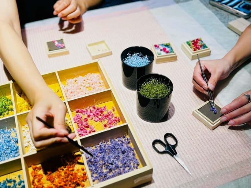 Experience Crafting a Flower-Adorned Mini Japanese Garden - Making It Look Like a Japanese Garden Diorama