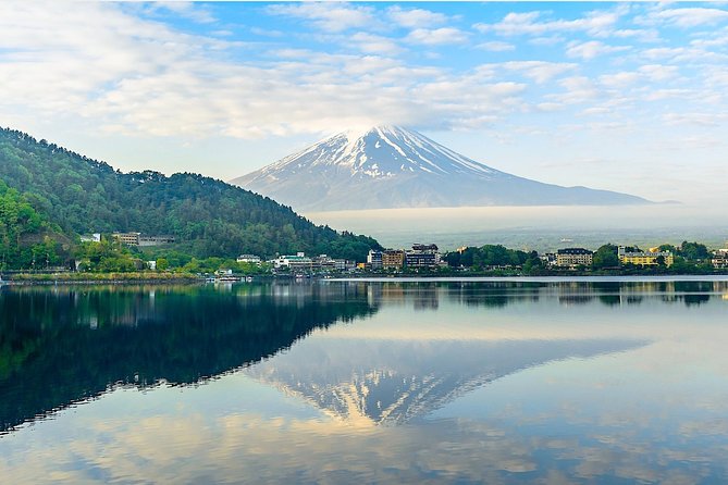 Experience the Stunning Nature of Mt.Fuji - Private Tour - Hoto Noodles by Lake Kawaguchiko, and the Short Bike Break