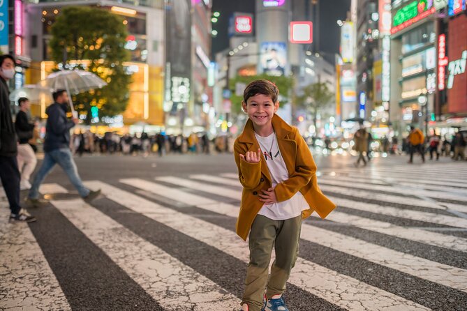 Experience Tokyo Through the Lens of a Local Artist - Shinjuku Golden Gai: small streets, big character