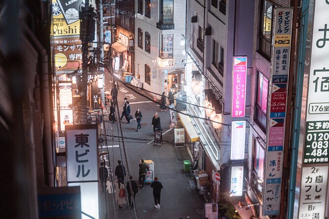 Explore Unique Tokyo Streets / Learn with a Pro Photographer - Street shooting philosophy: framing and using the environment