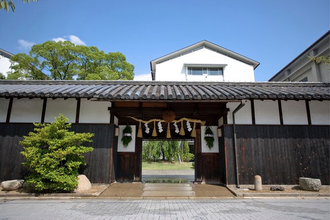 Exploring Nada Sake Breweries Kobe Private Tour with Government-Licensed Guide - Sakuramasamune Kinenkan Sakuraen: museums plus a hangout space